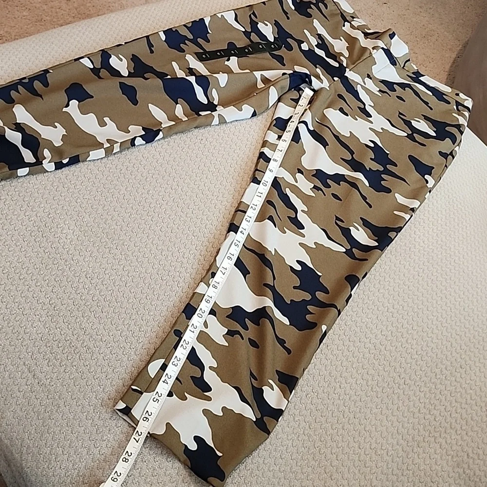 NWT Banana Republic Hayden Camo Pants - Picture 3 of 9
